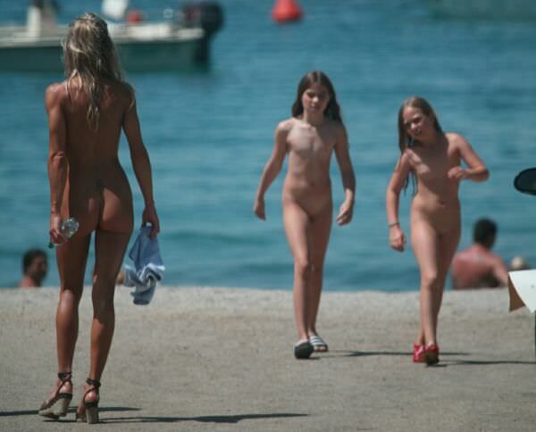 Here nudists have a rest | Russianbare
