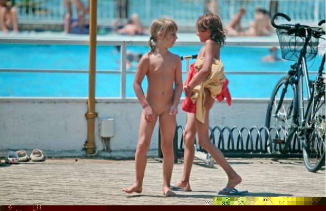 Boys and girl nudists with parents in an aquapark - Purenudism photo | Russianbare