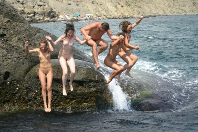 Students nudists on a beach - Purenudism Photo | Russianbare