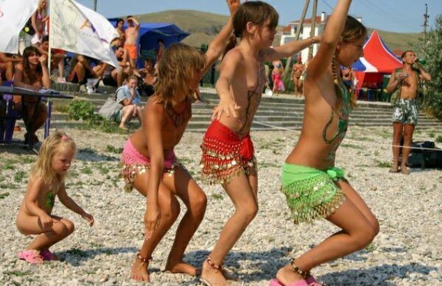 Family nudism - competition of dances among children of nudists | Russianbare