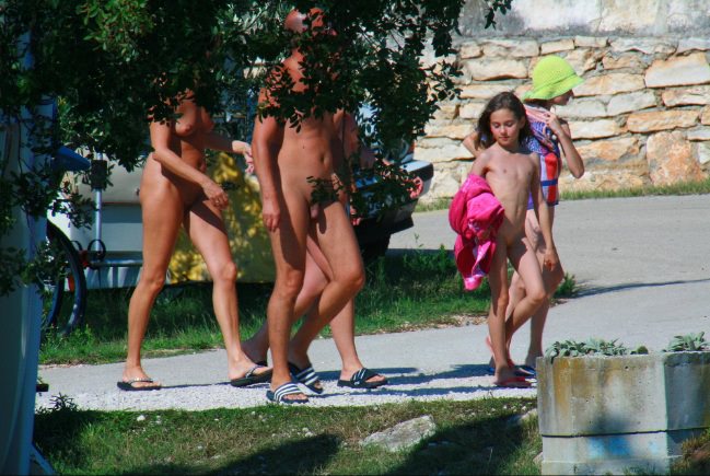 Das familiengeführte FKK Foto Deutschland | Russianbare