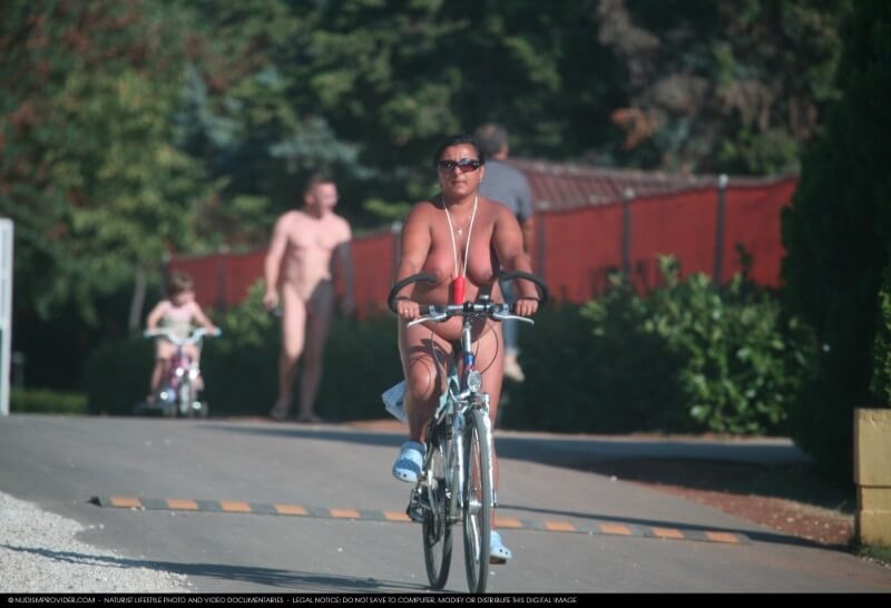 Naturists Road Biking pics - Nudism helps improve health and boost self-confidence