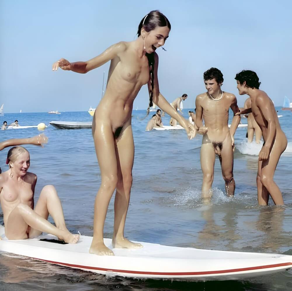 Retro naturism beautiful photos - Nudism teaches us to appreciate the present and be honest