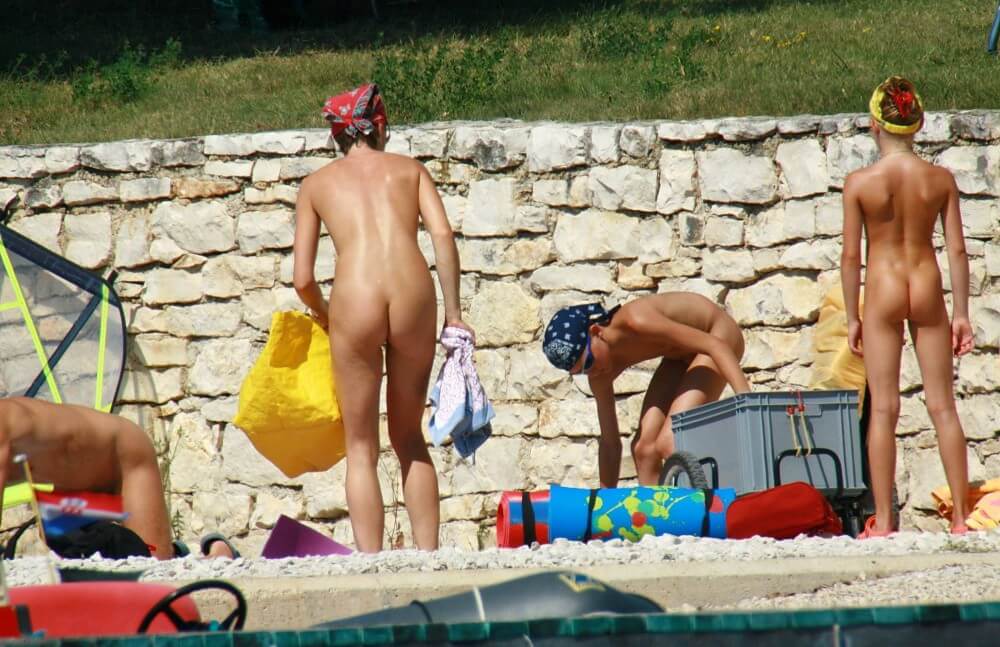 Sporty and Athletic Sands gallery - Naturists love openness and freedom