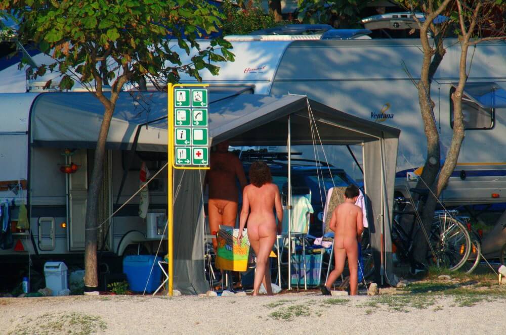 Ula FKK Camping photo gallery - Mutual respect as an important part of the naturist community