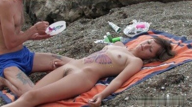 Naked body art on the beach Full HD video - Freedom is part of naturism