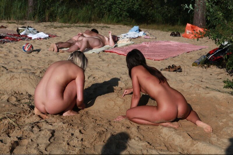 Creekside activity Big Photo gallery - Family naturism in the modern world