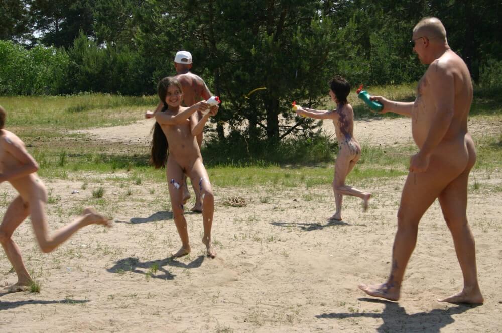 Kiev Group Painting Wild pics - Differences between nudists and naturists