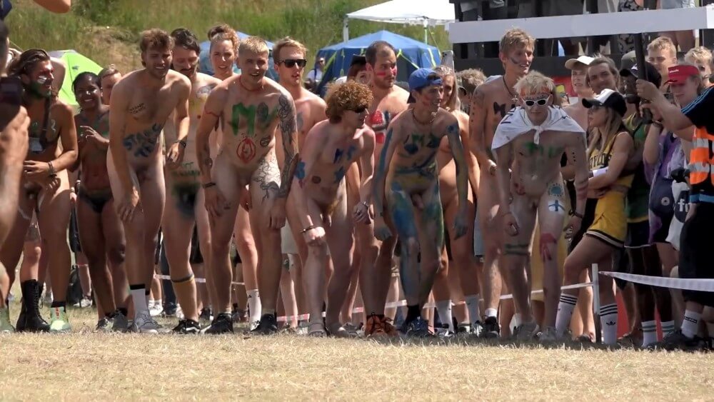 Roskilde Festival Full HD video - Nudism fosters trust if you are sincere