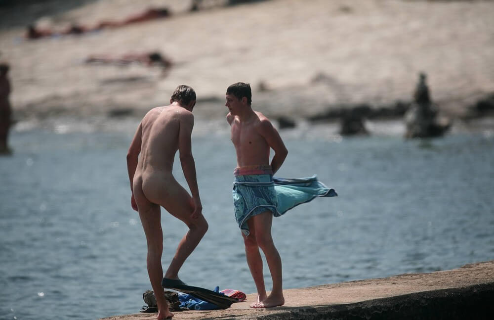 Nudists Boys - Water Prep On The Ledge - Nature is the best home for those who practice naturism and nudism