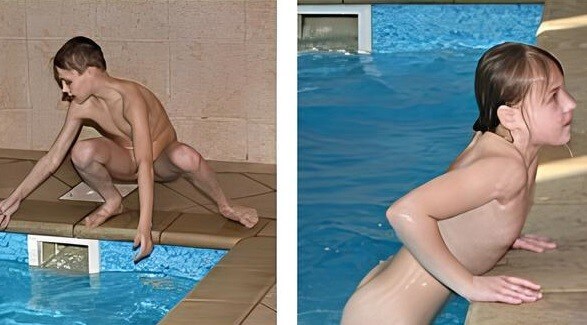 Naturism photo gallery # 5 - Leaving the house in a state of complete nudity