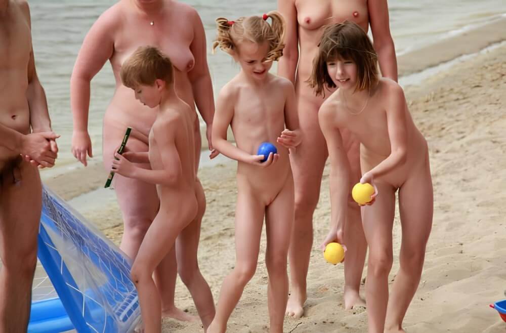 Lezero family games big gallery - Living in harmony with nature is the primary goal of the naturist and nudist lifestyle
