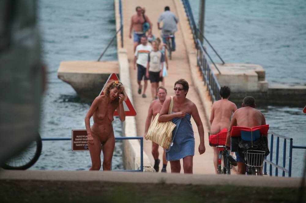 Crete FKK Bridge Crossing photos - Naturism is connected to self-love and love of nature