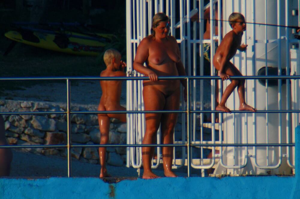 Uka FKK Water Play - The naked body is an expression of beauty