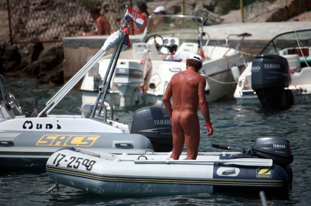 Boating and Floater Waters pics - Naturism and nudism help you overcome your fears