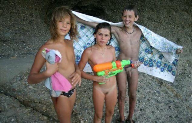 Naturism photo gallery # 33 - Health is strengthened through naturism