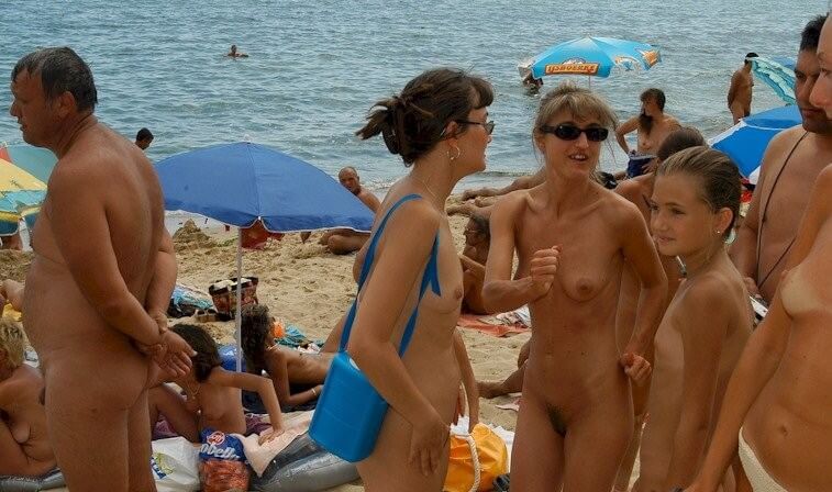 Documentary video naturism 1999 - A defining feature of naturism is the absence of clothing