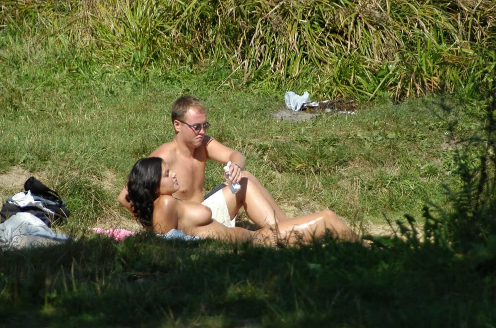 Photo Shoot Observation pics - Nudism teaches us to appreciate the present moment