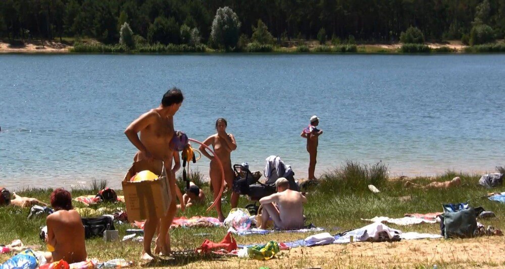 Lakeside Forest Camp 1 Full HD - Lightheartedness and ease are characteristic features of the practice of nudism and naturism