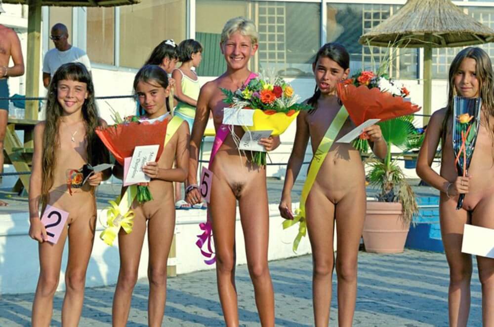 Beauty contest FR photos - The desire to connect with nature and be unclothed