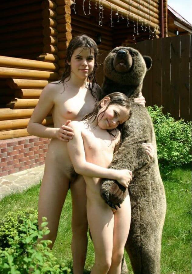 Naturism photo gallery # 57 - Naturism helps us understand the important fact that the body is part of nature