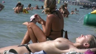 Sun Worshippers 1 - Naturists respect each other and those around them