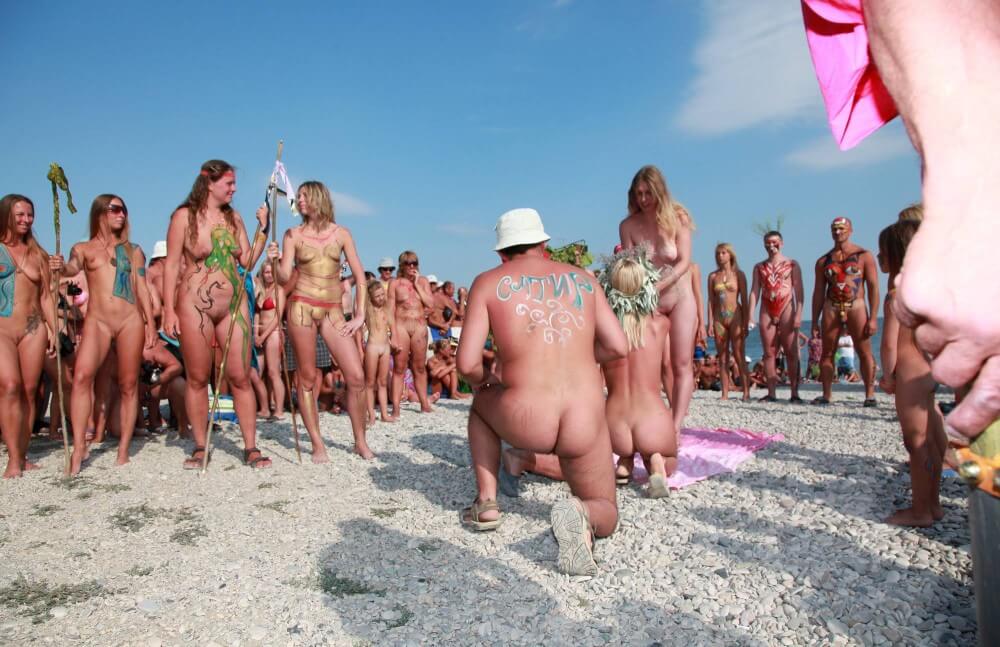 Naturist Boy Sun Warrior pics - Nudism reduces self-consciousness