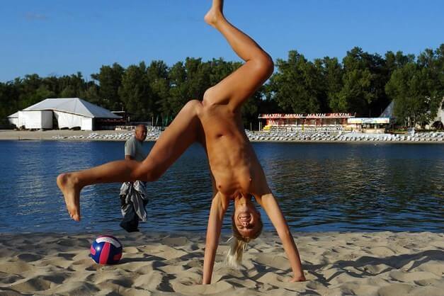 Enature presents - Nature is the best home for a naturist