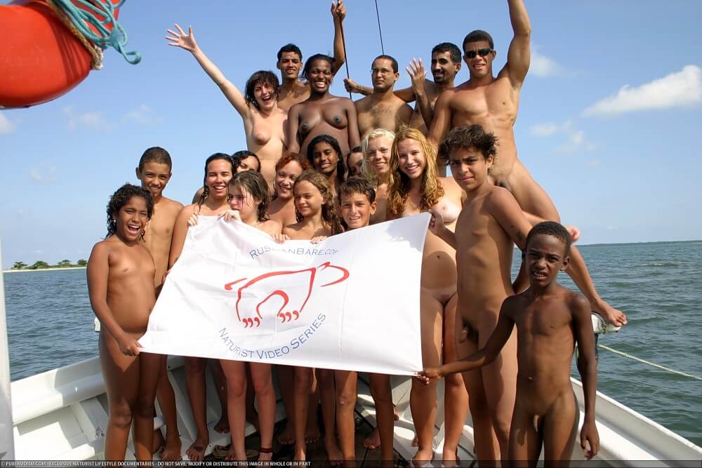 Naturism photo gallery # 59 - Promoting nudism to the masses