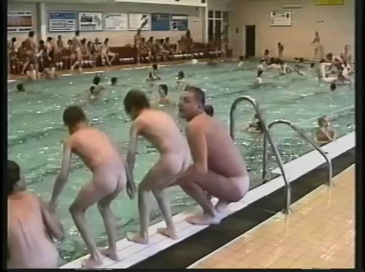 Helios Natura: Splish Splash Bares - A life free of unnecessary worries is a hallmark of naturism
