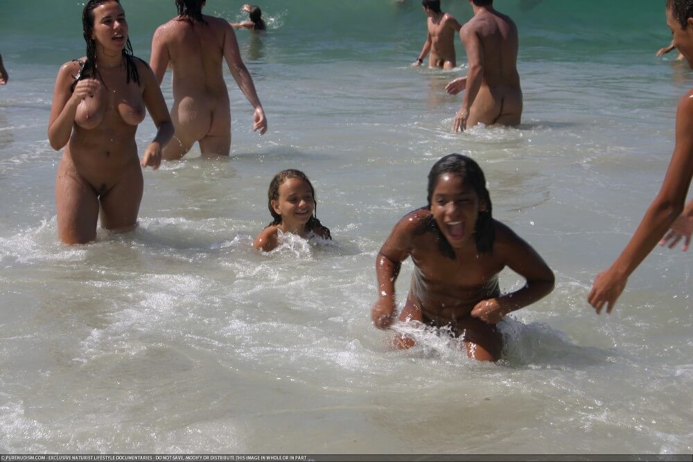 Brazil naturism photo set 4 - A person without clothes is closer to nature