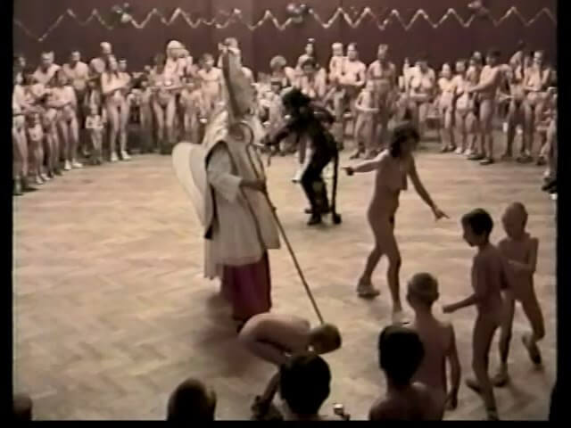 Helios Natura: Christmas Kinder Spiele - Nudism and naturism value harmony and balance